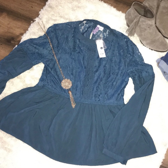 Francesca's Collections Tops - NWT Francesca’s Lace Top